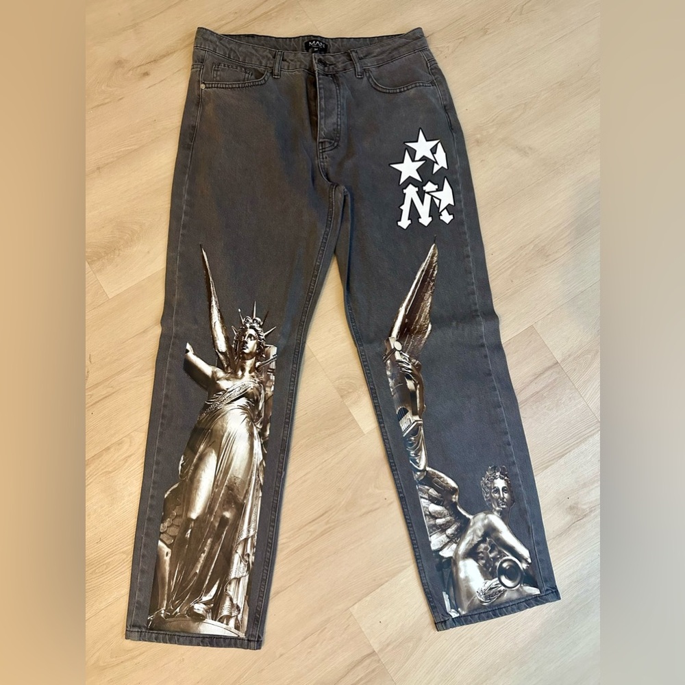 BOOHOO MAN Relaxed Fit Rigid Grayish Black Renaissance Printed Jeans Men’s Sz 34